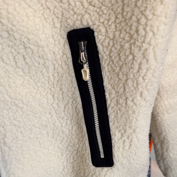 Marmot Women's Cream and Black Fleece Polartec Jacket - Picture 8 of 10